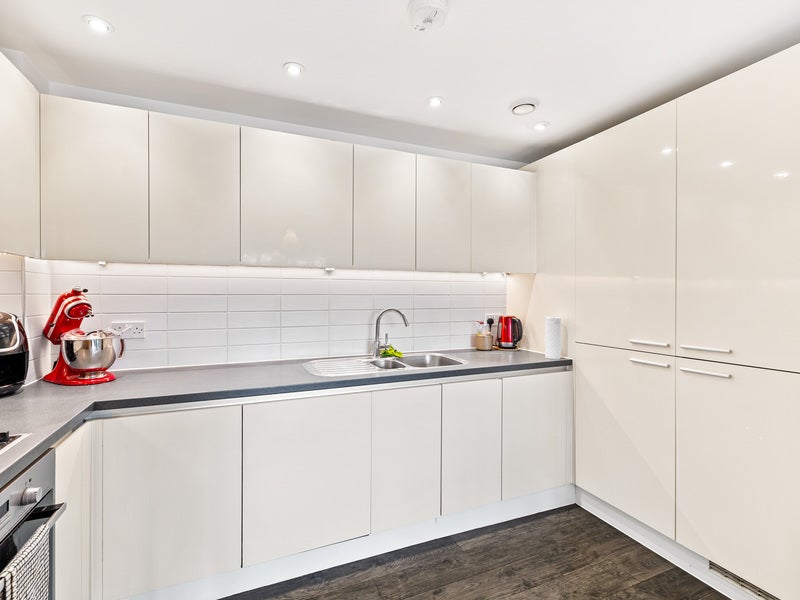 Flat Queensway in Reigate and Banstead