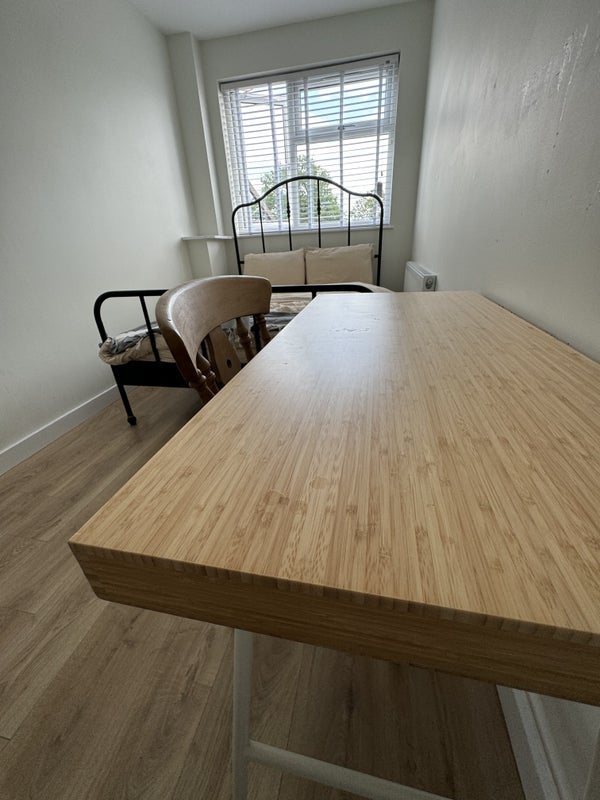 Room Maybank Road in Greater London