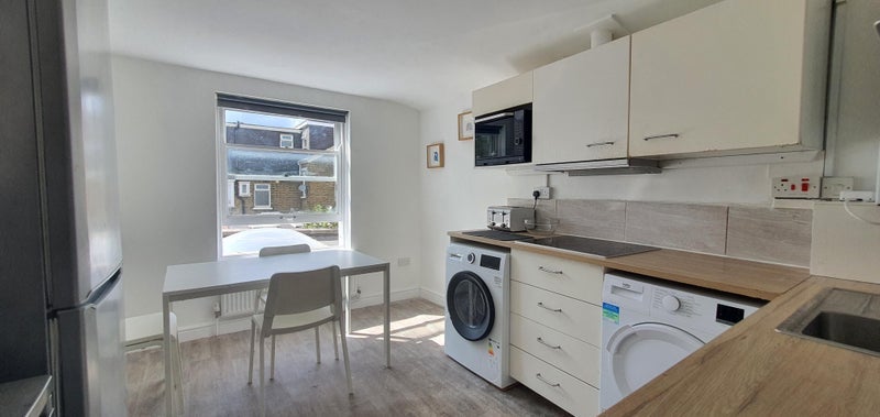 Room Margery Park Road in Greater London