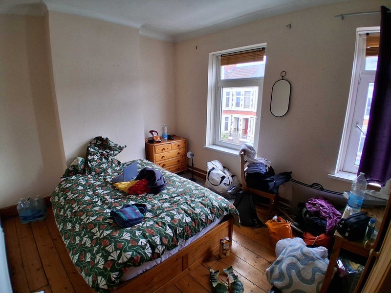 Room Inverness Place in Cardiff