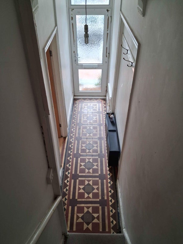 Room Inverness Place in Cardiff