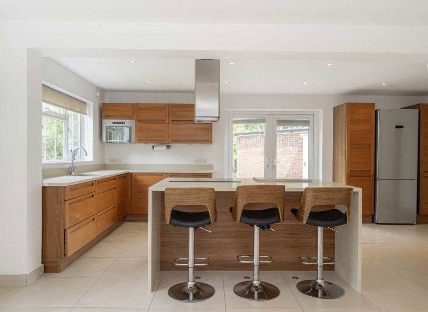 House Minsterley Avenue in Borough of Spelthorne