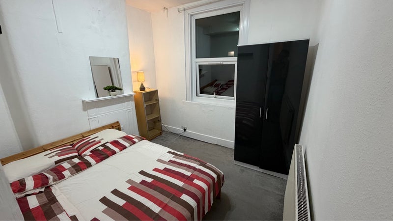 Room Handsworth Road in Greater London