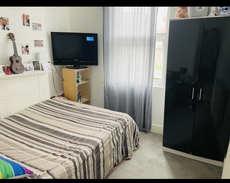 Room Handsworth Road in Greater London