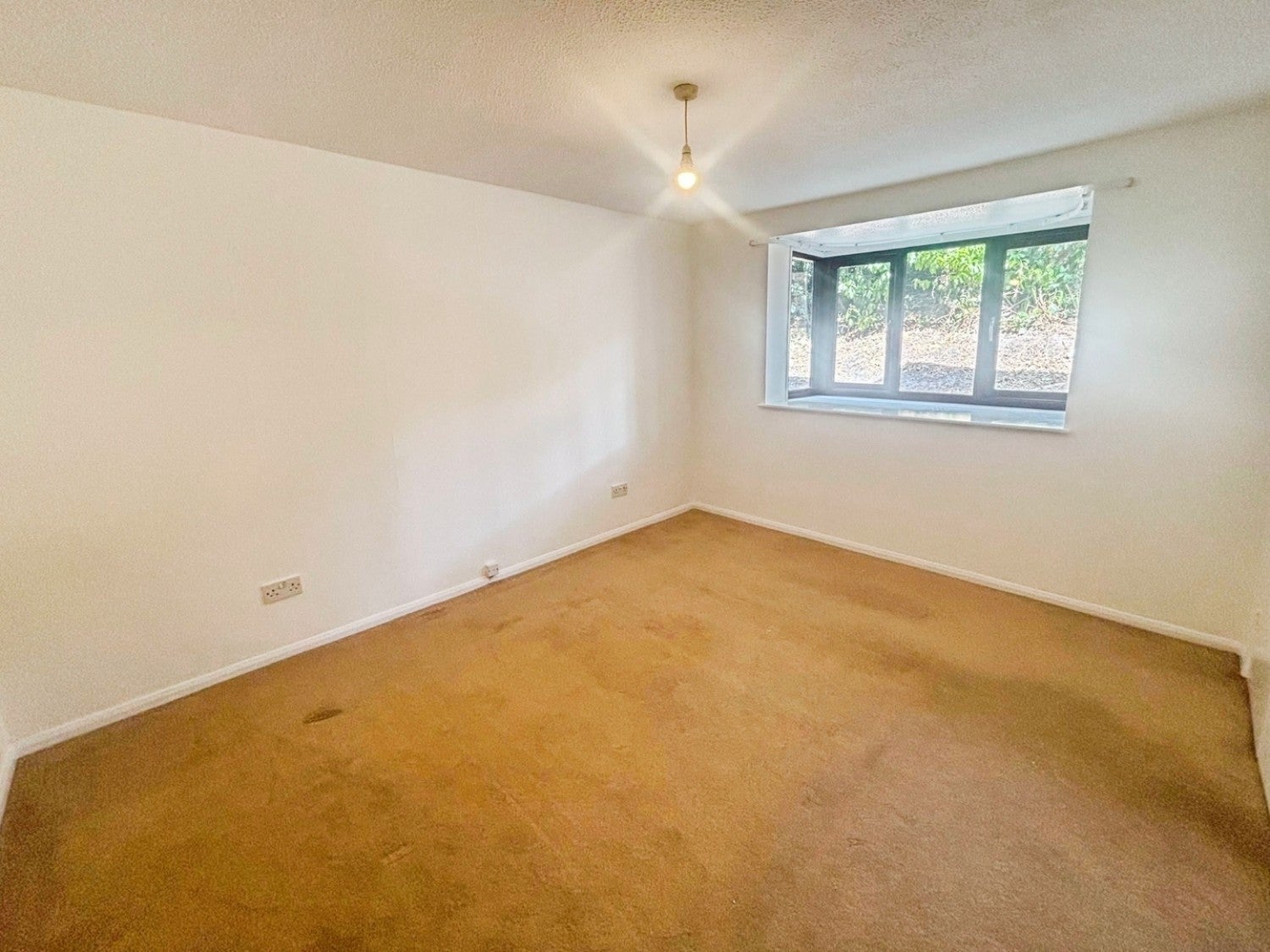 Flat Redan Gardens in Rushmoor