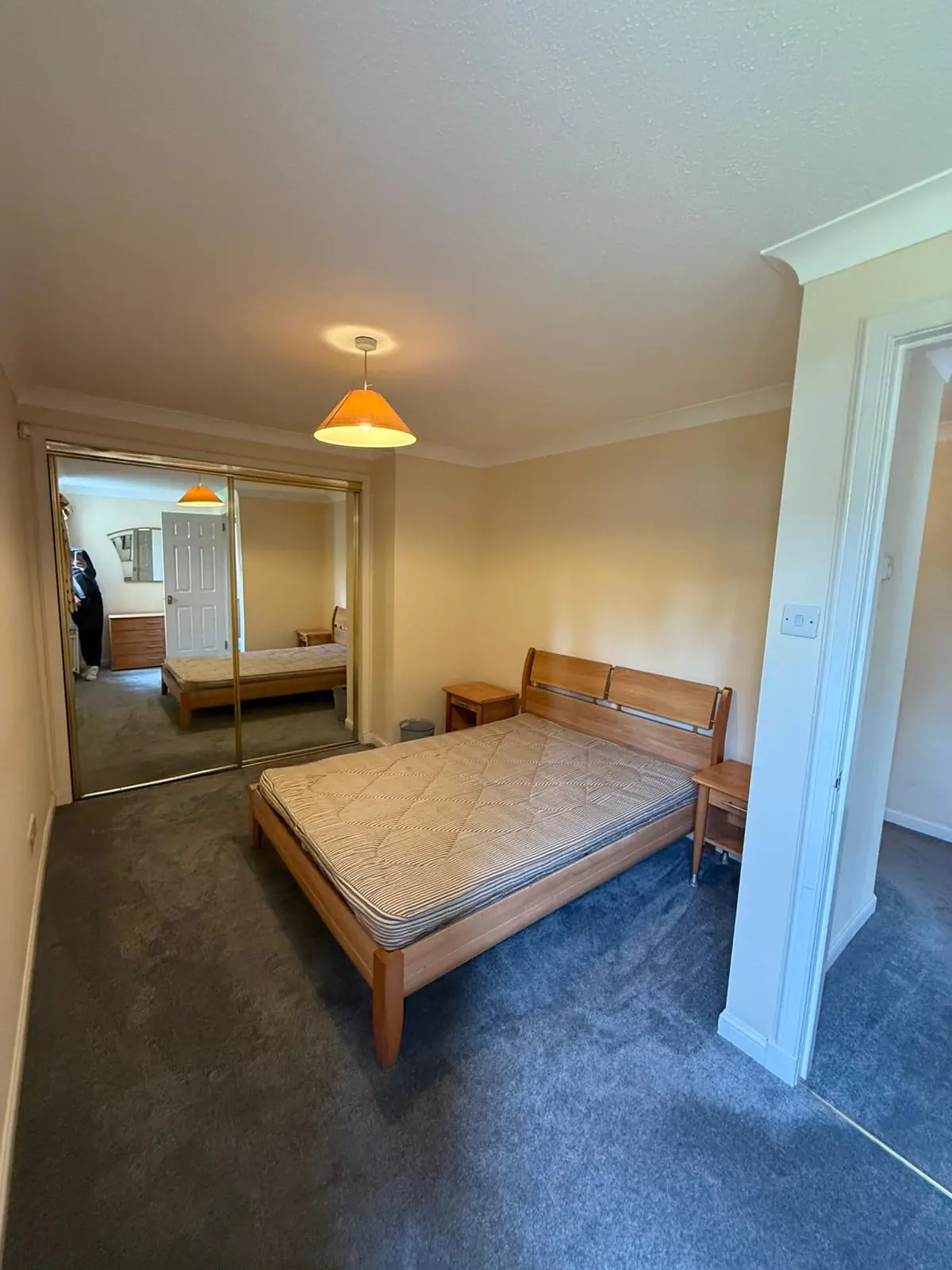 Flat Russell Gardens in City of Edinburgh