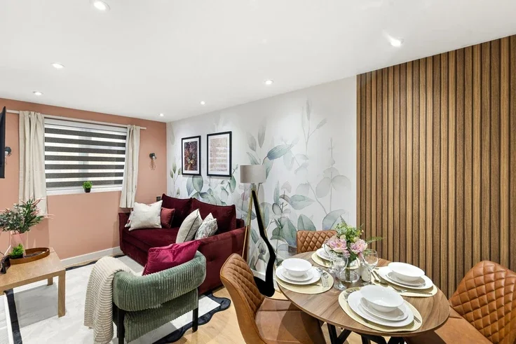 Flat Mackenzie Road in Greater London