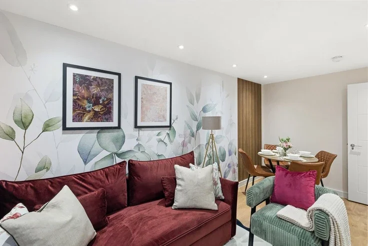 Flat Mackenzie Road in Greater London