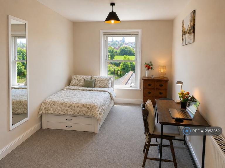 Room West Hill Road in Ryde