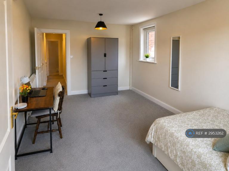 Room West Hill Road in Ryde