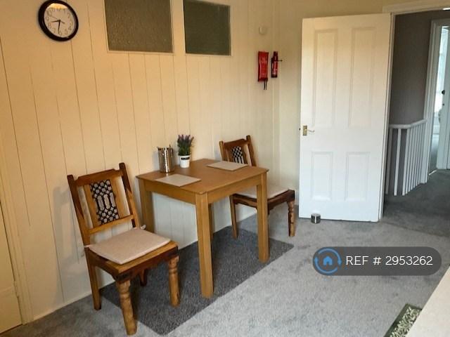 Room West Hill Road in Ryde