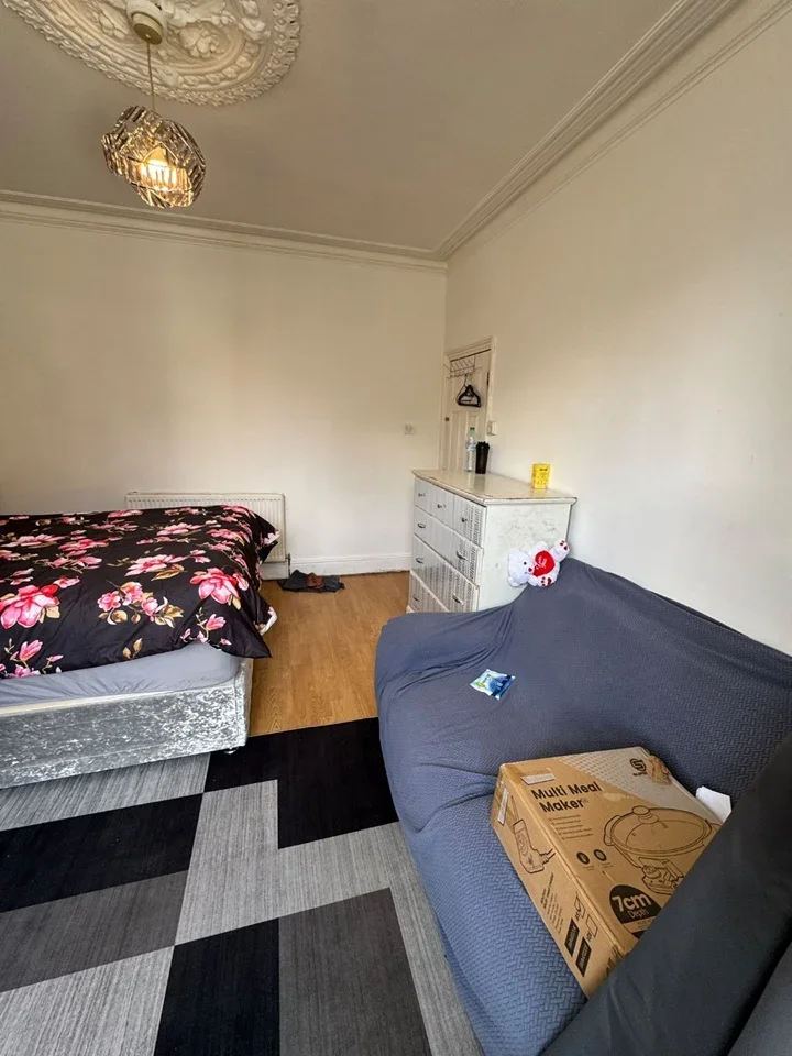 Room Herbert Road in Greater London