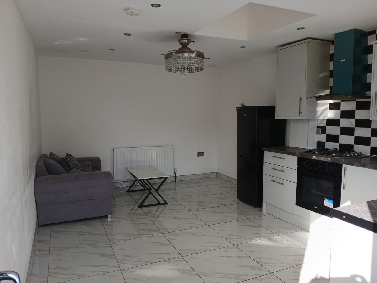Flat Pinkwell Avenue in Greater London