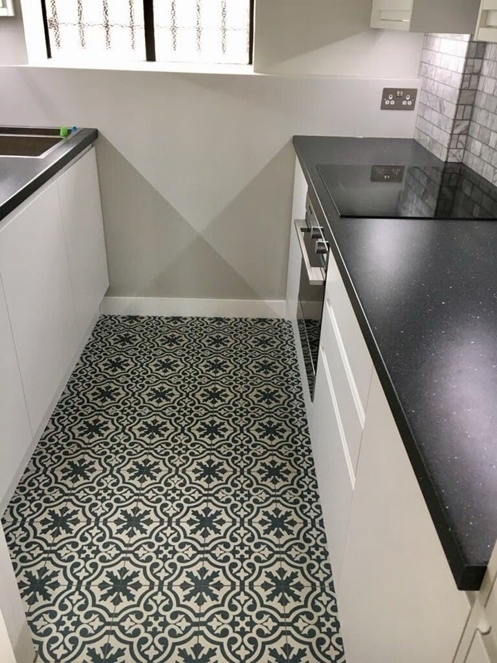 Flat Bevenden Street in Greater London