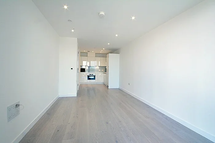 Flat Goodwin Street in Greater London