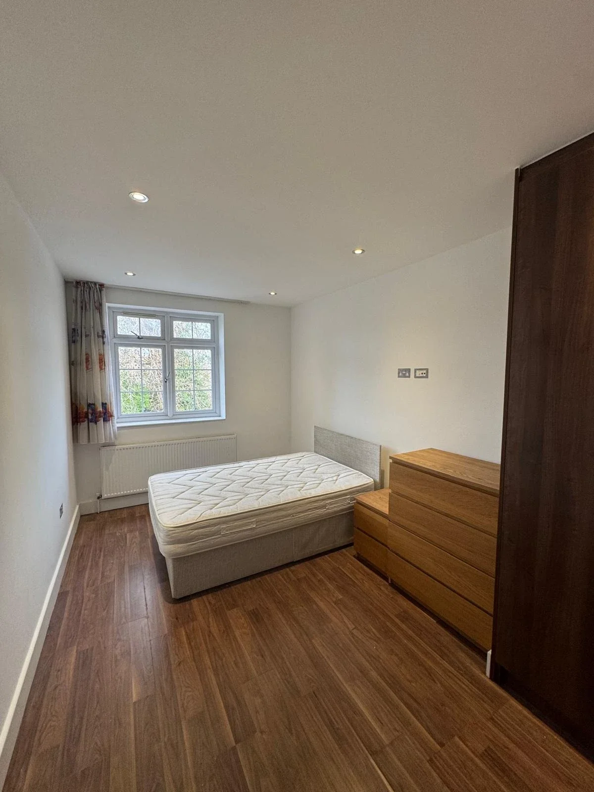 Room Chichester Road in Greater London