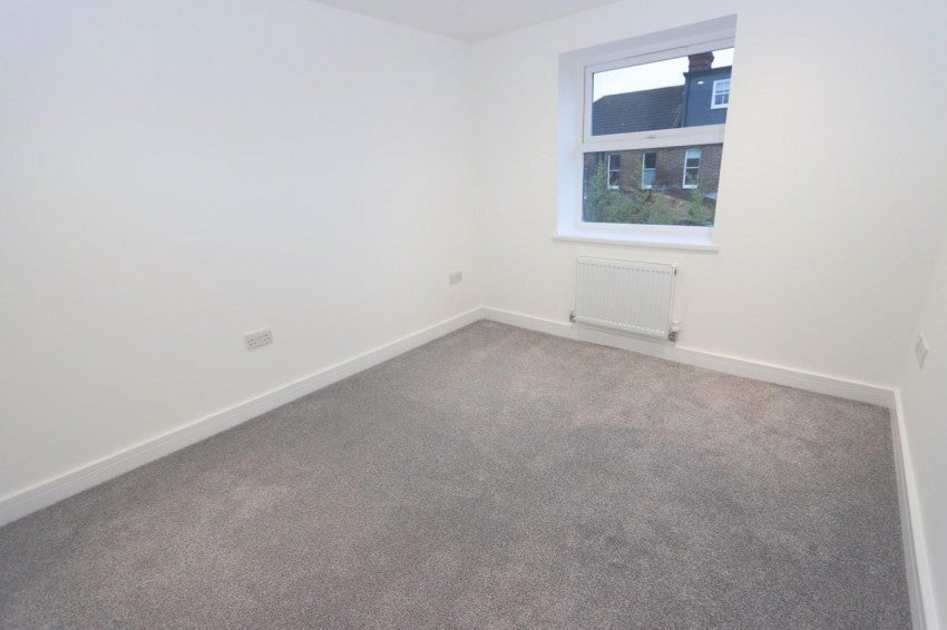 Flat Hemnall Street in Epping Forest