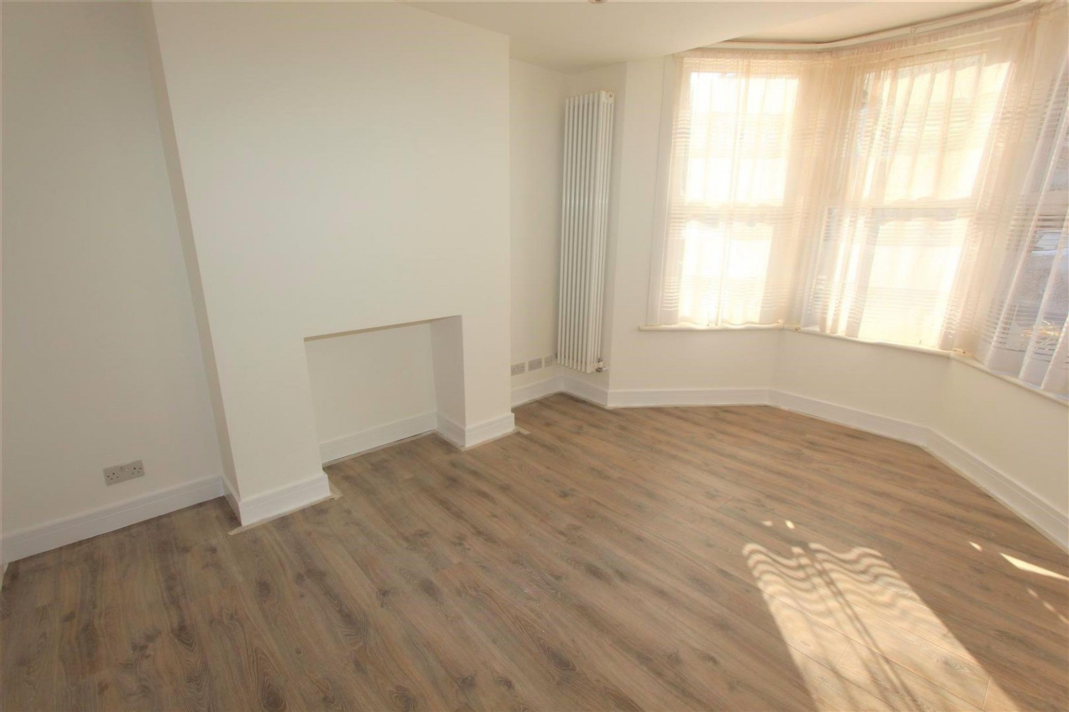 Flat Imperial Road in Greater London