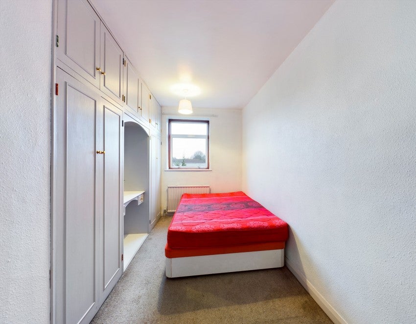 Flat Victoria Road in Greater London