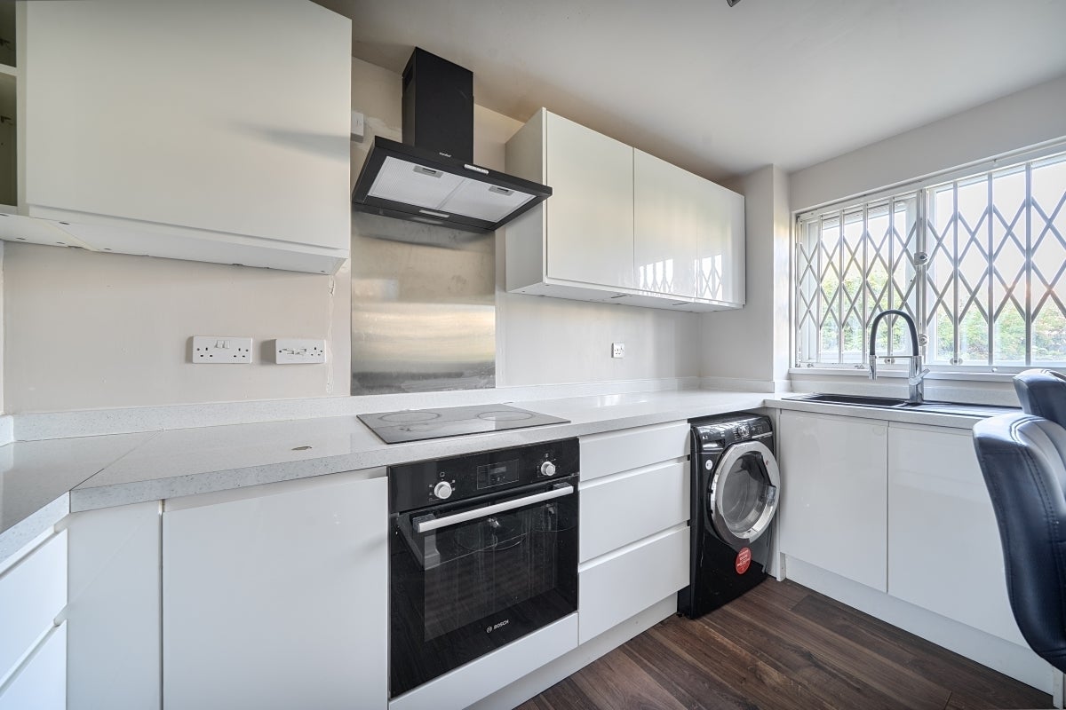Flat John Silkin Lane in Greater London