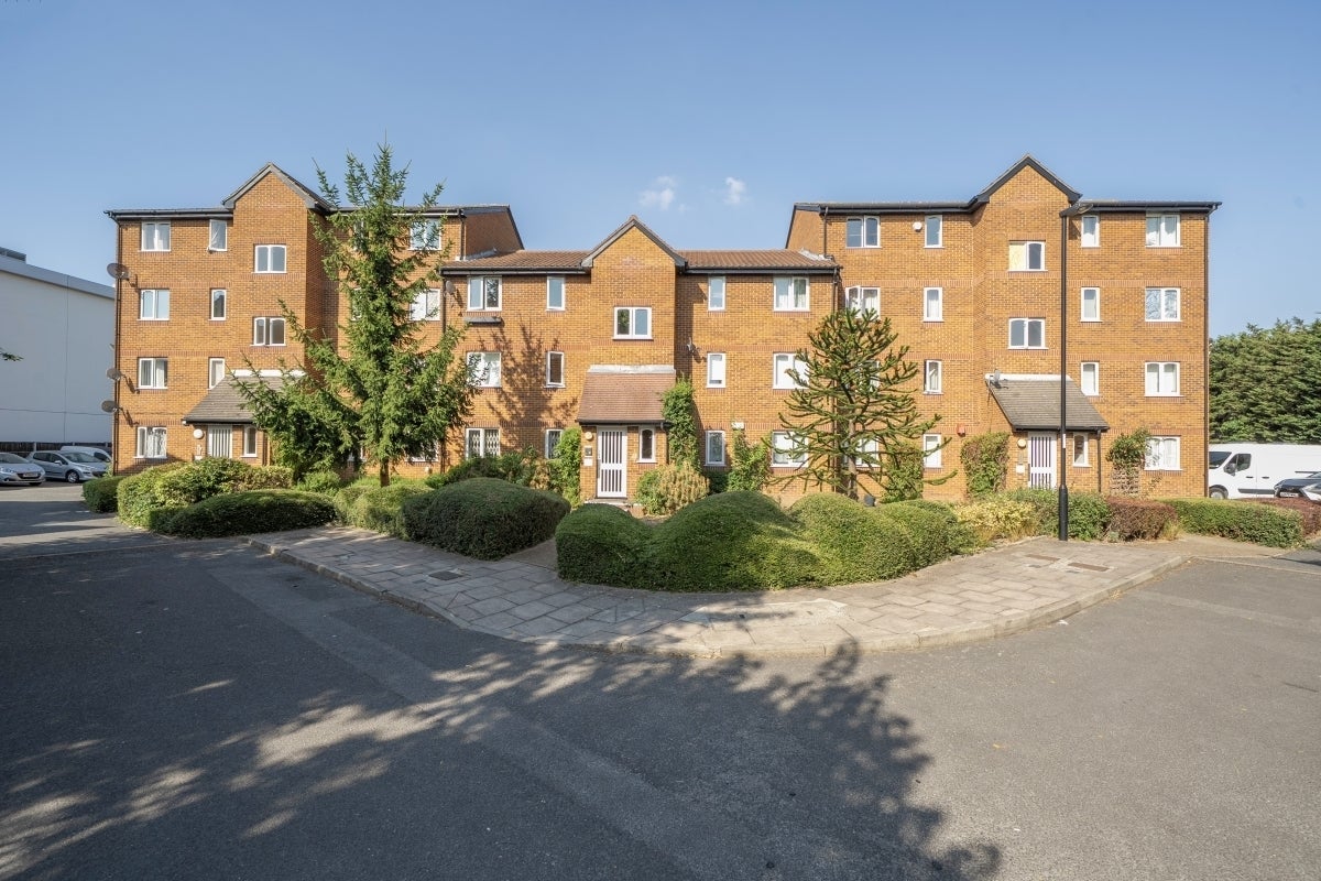 Flat John Silkin Lane in Greater London