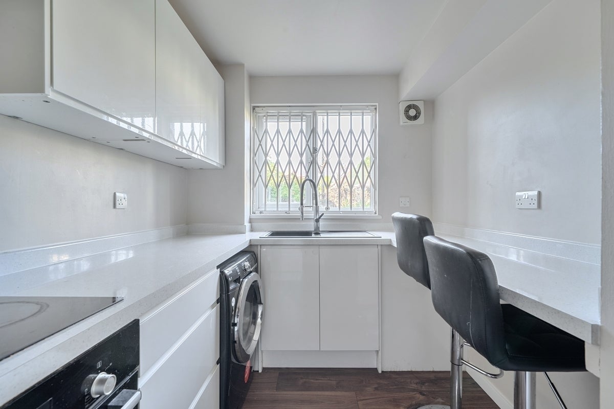Flat John Silkin Lane in Greater London