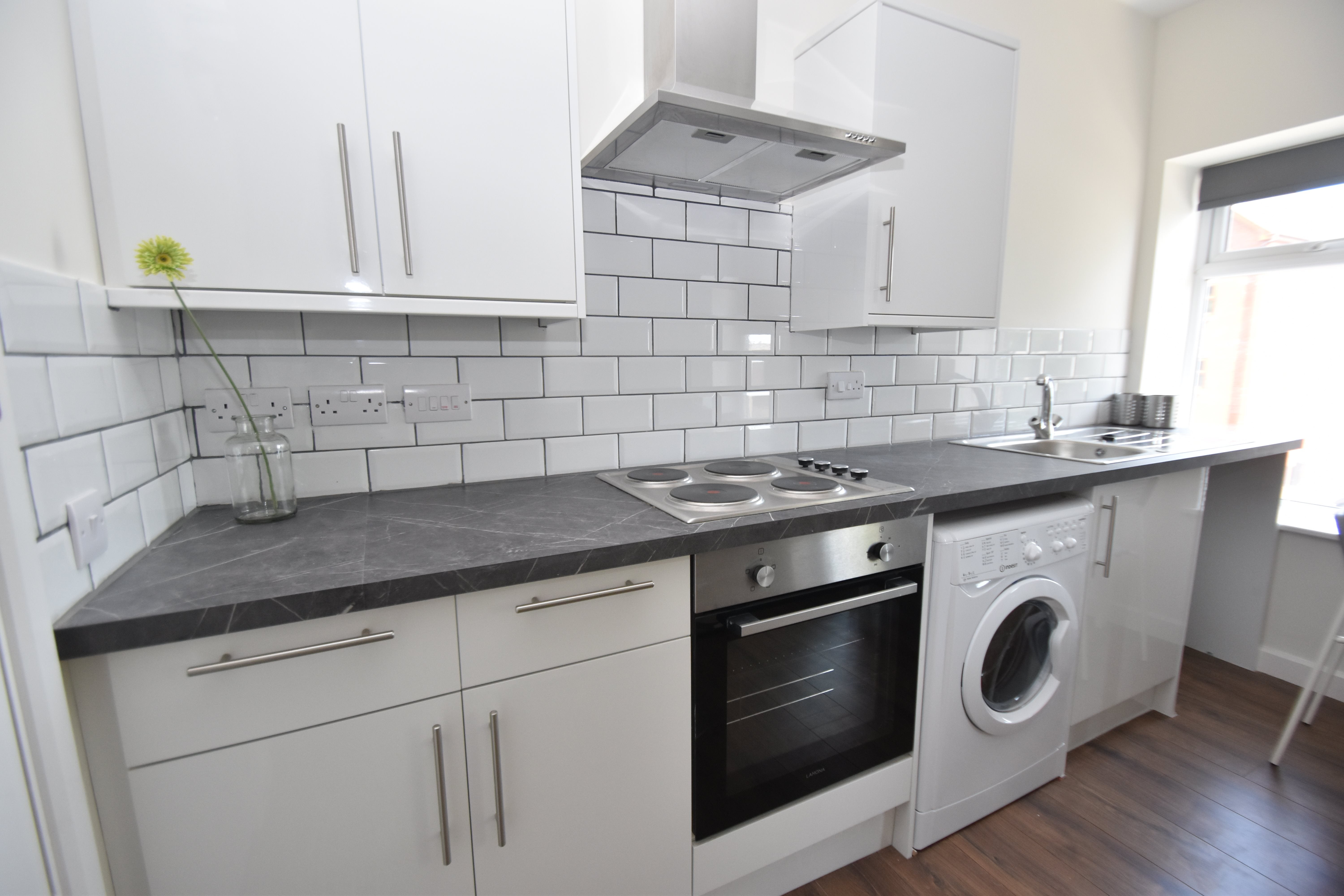 Flat Cathays Terrace in Cardiff