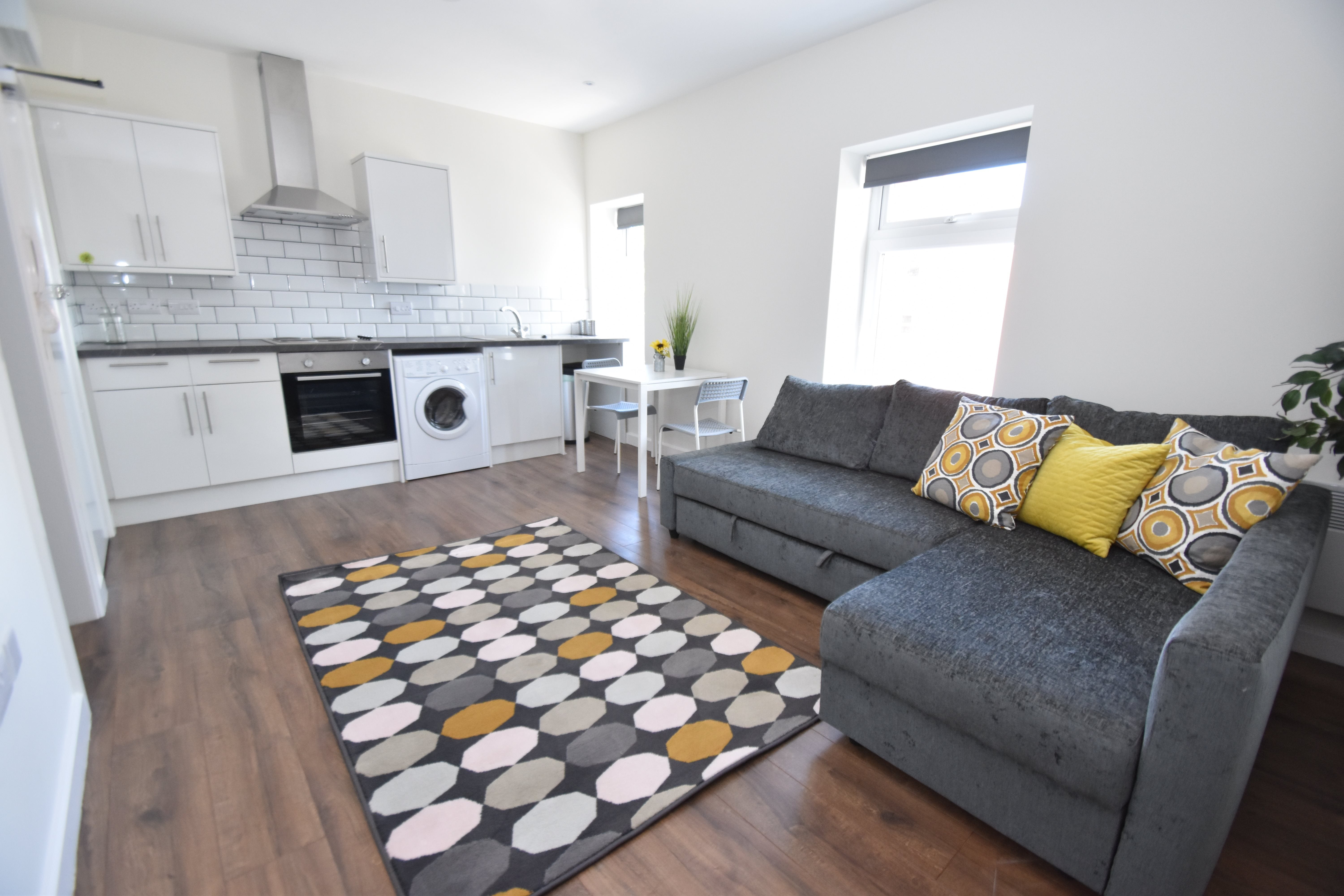 Flat Cathays Terrace in Cardiff