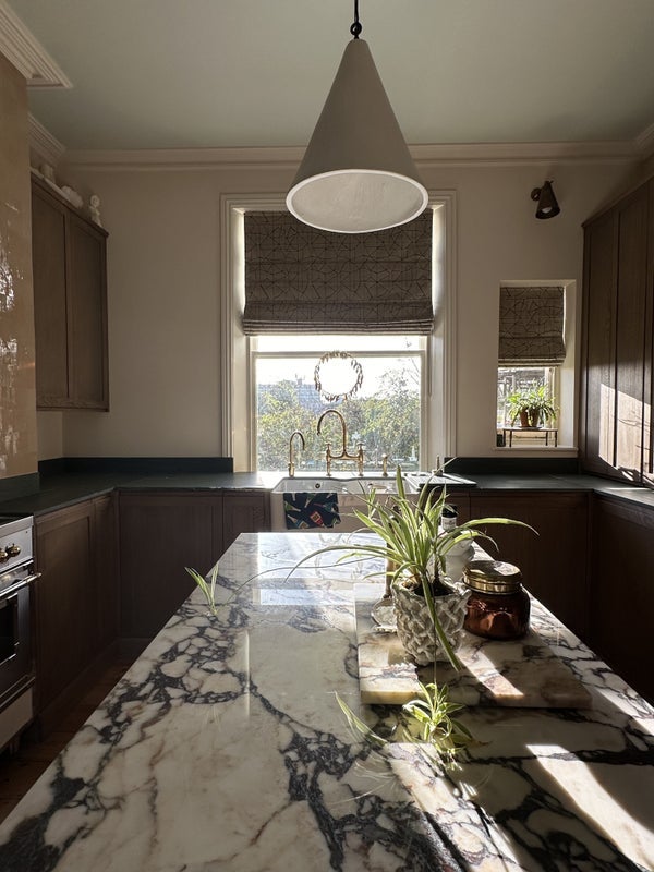Room Hackney Road in Greater London