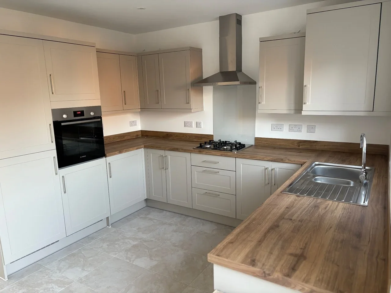 House Burdock Drive in Harborough
