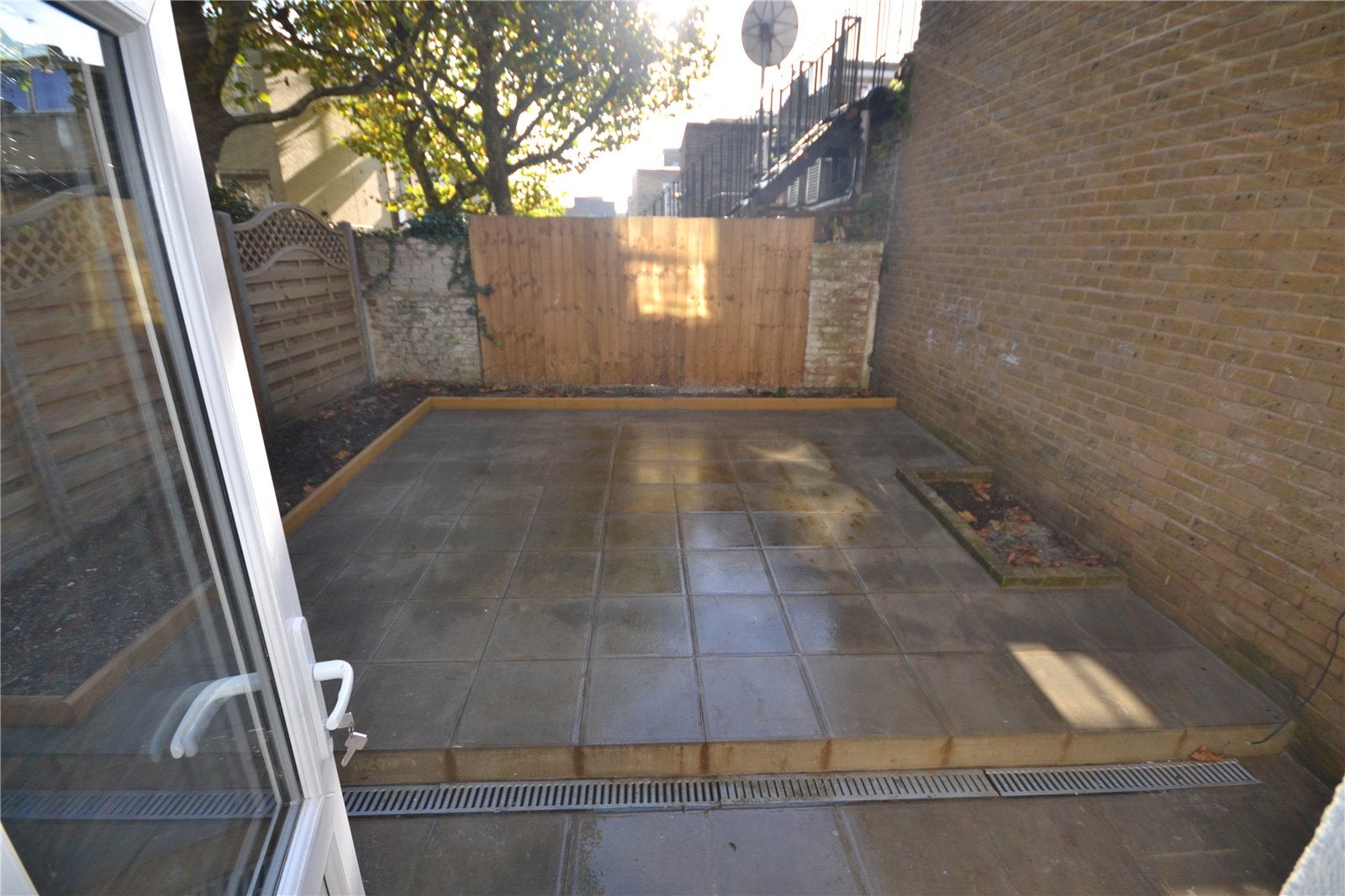 Flat Gascony Avenue in London