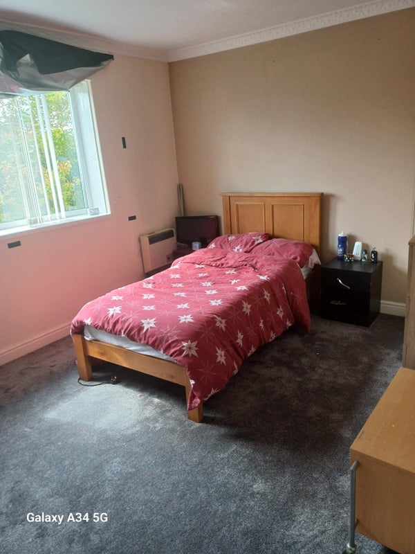 Room Rottingdene Drive in Manchester