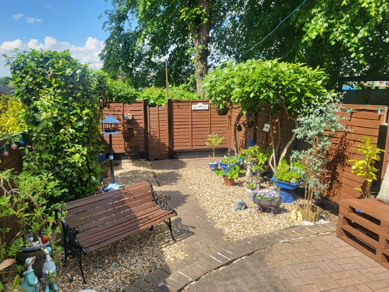 Room Blenheim Road in Greater London