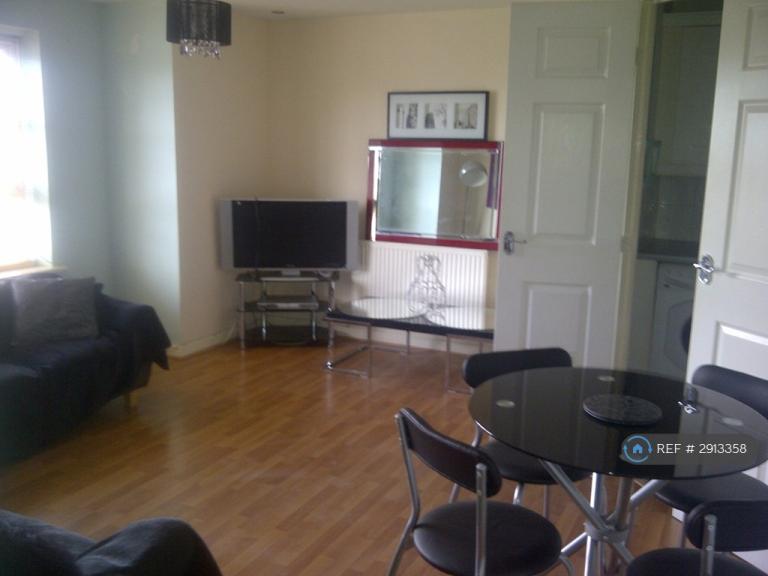 Flat Eccles New Road in Salford