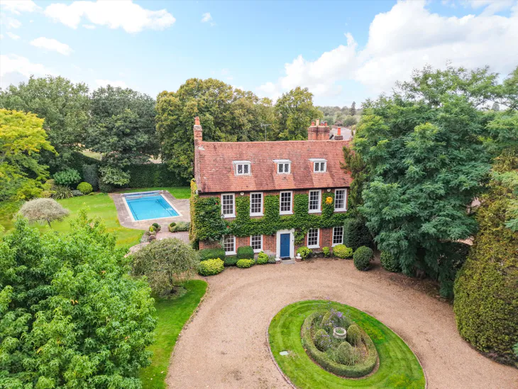 House Elvedon Road in Elmbridge