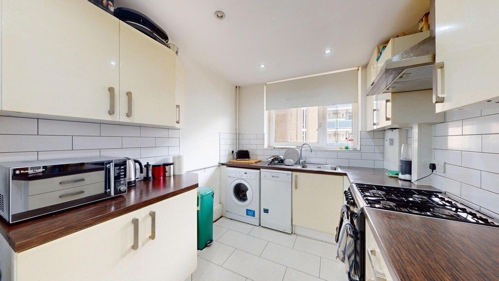 Room Cephas Street in Greater London