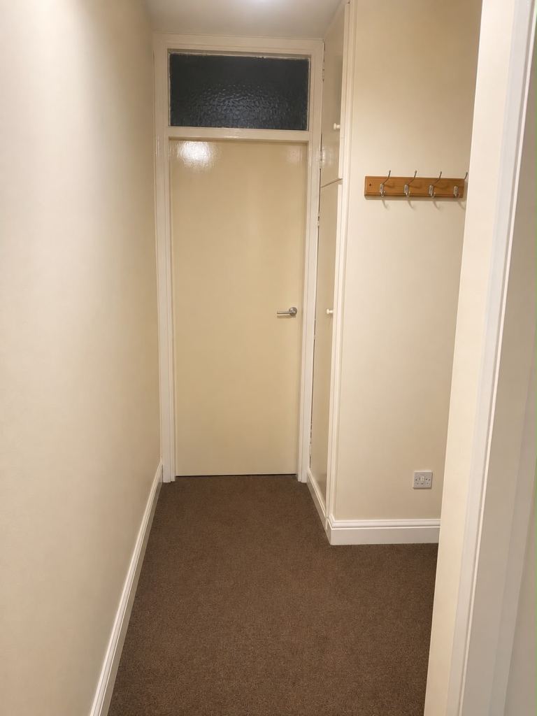 Flat Conyngham Road in Manchester