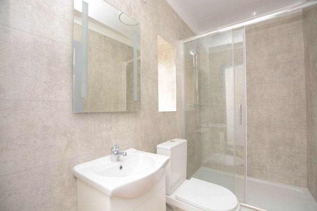 Flat Packhorse Road in Gerrards Cross