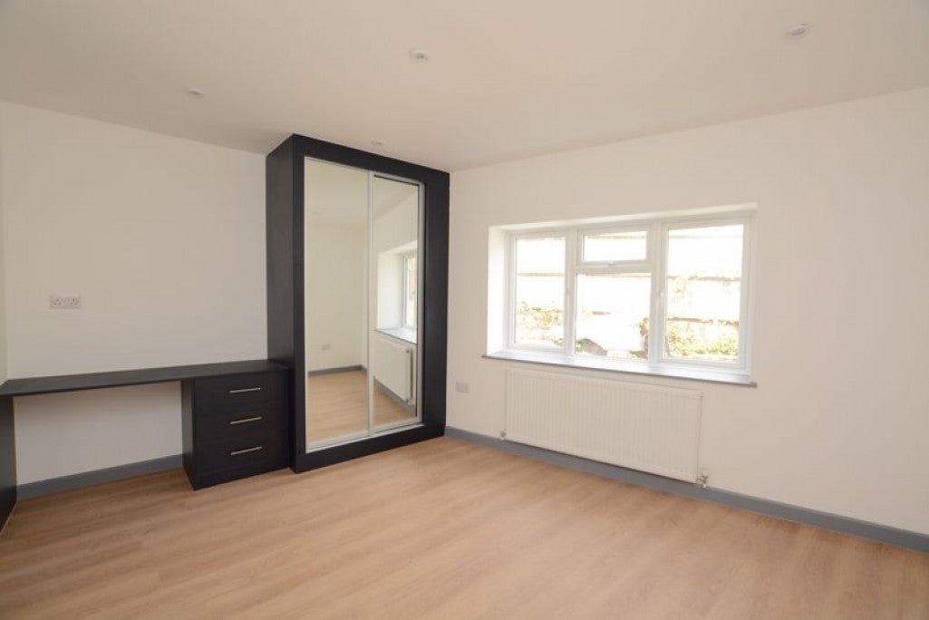 Flat Packhorse Road in Gerrards Cross