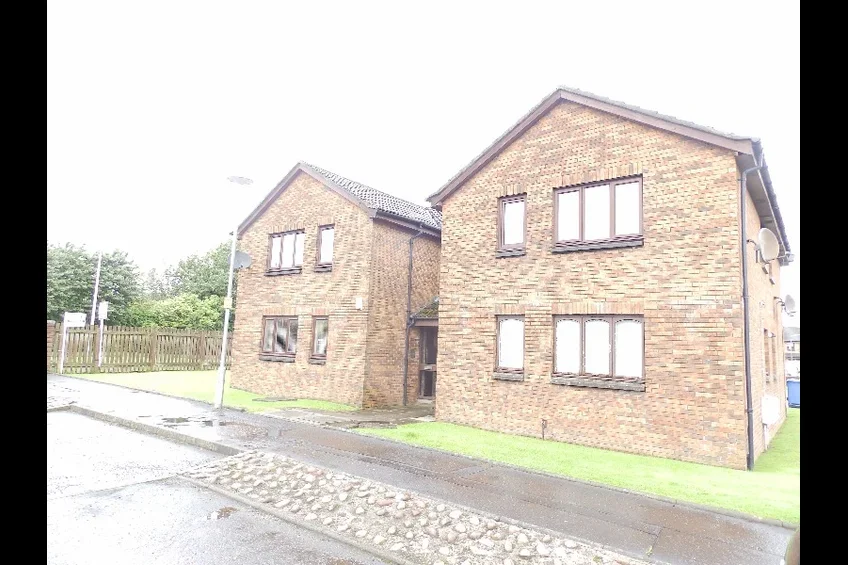 Flat Tarras Drive in Renfrew
