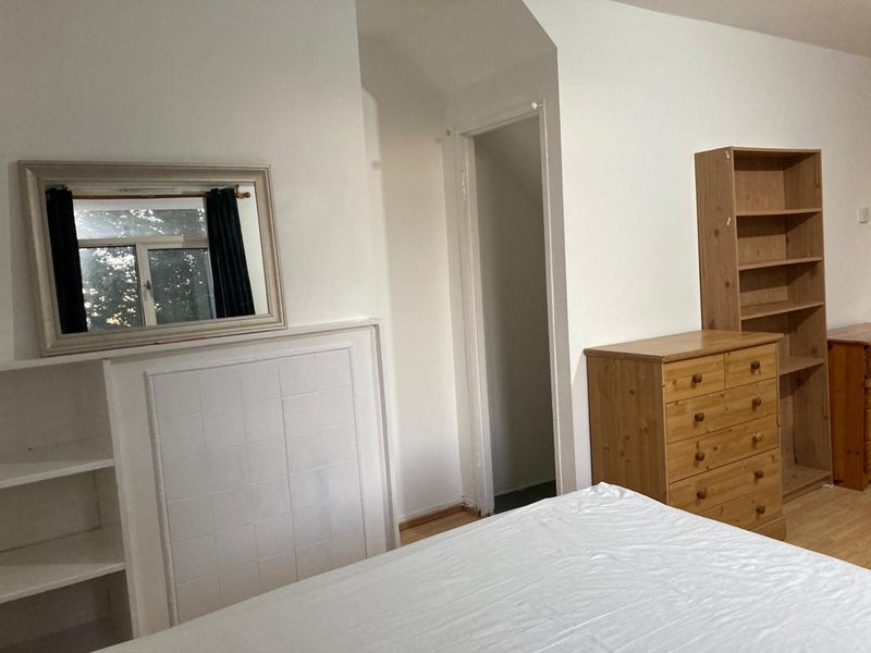 Room Princes Way in Greater London