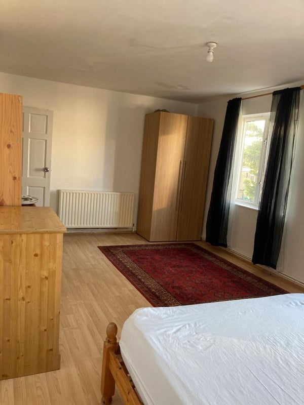 Room Princes Way in Greater London