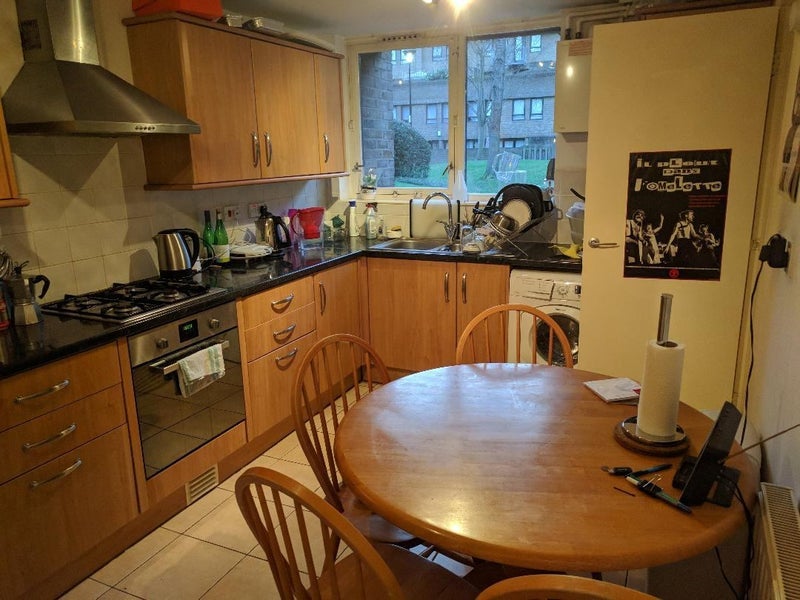 Room Burr Close in Greater London