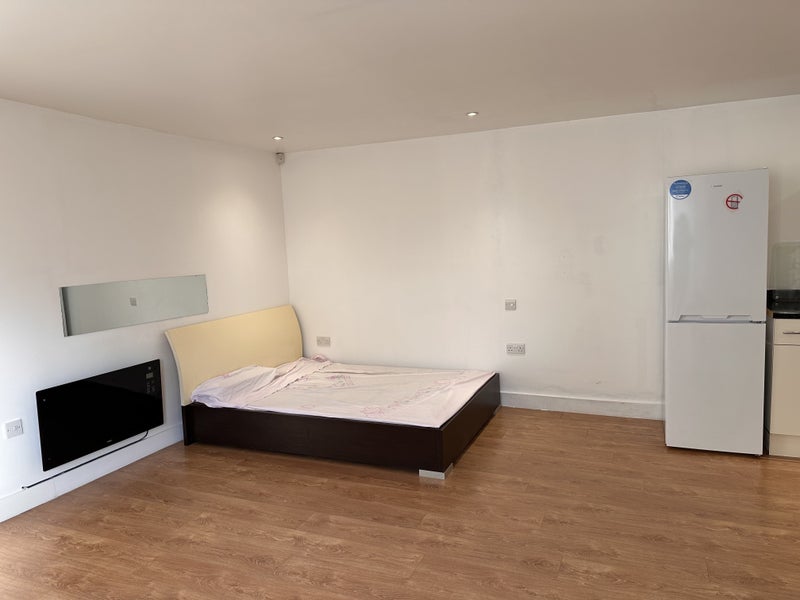 Flat Coppetts Close in Greater London