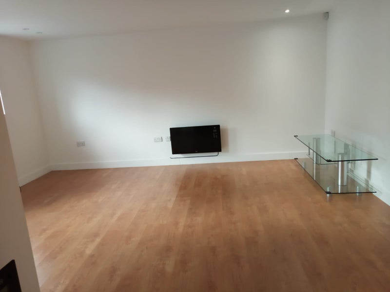 Flat Coppetts Close in Greater London