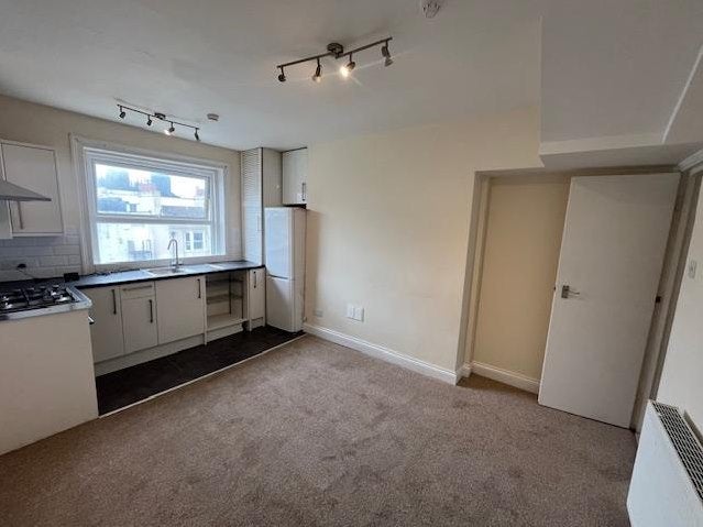 Flat Oriental Place in Brighton