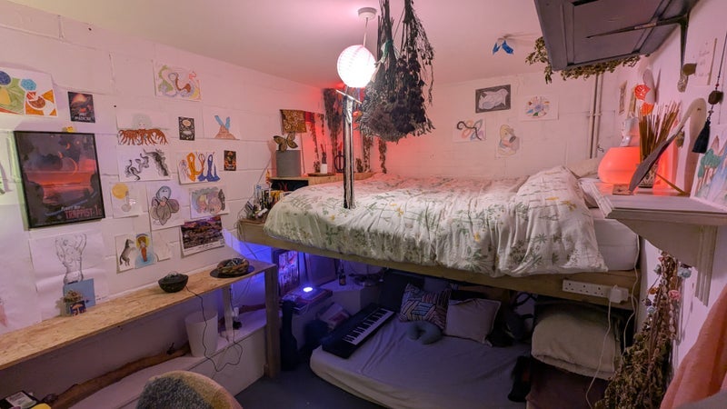 Room Dace Road in Greater London