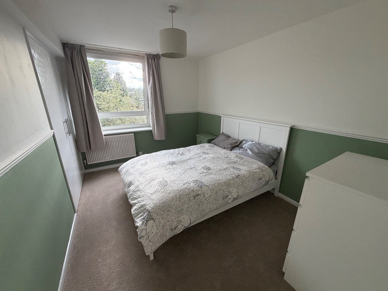 Room Maskell Road in Greater London