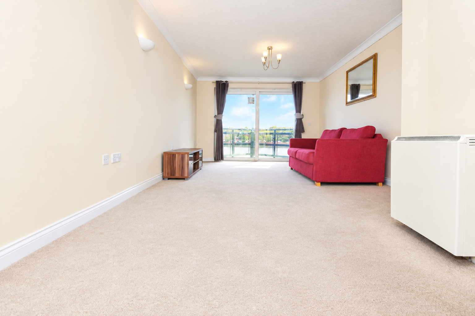 Flat Mountbatten Close in Preston