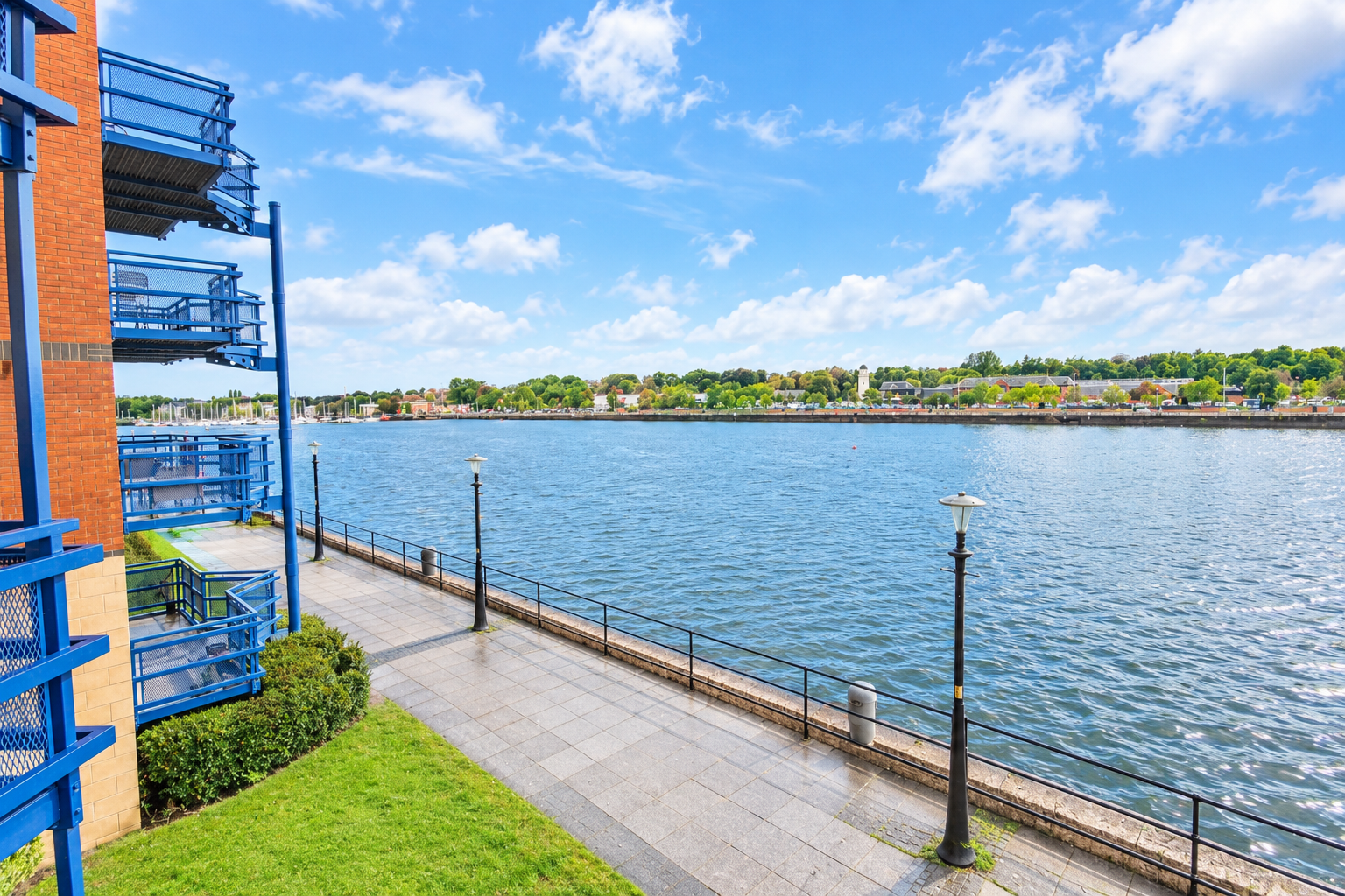 Flat Mountbatten Close in Preston